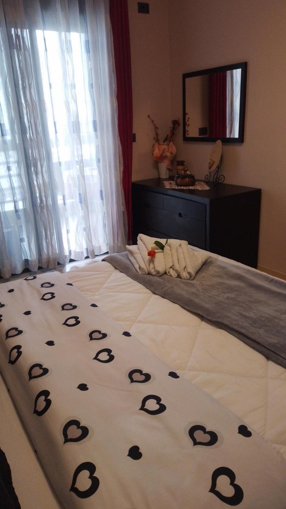 Bora Home Albania Me Vetsherbim 24 Ore Prane Liqenit Tiranë Ngoại thất bức ảnh